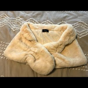 Caracilia faux fur wedding shawl (ivory, S)